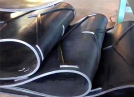 八字型花紋輸送帶