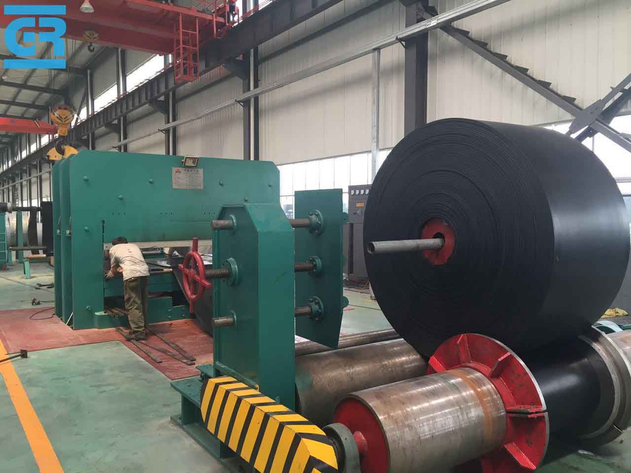 防撕裂鋼絲繩膠帶廠家